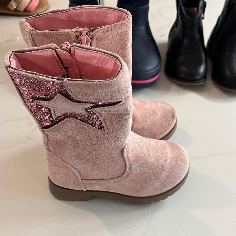 Assorted Kids' Footwear Collection - Picture 5 of 7